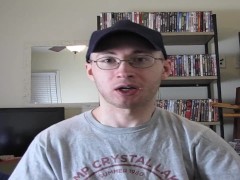 American Tries Japanese Kit Kats For The First Time