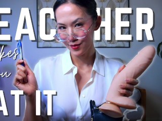 Der Lehrer Zwingt Dich, Es Zu Essen