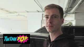 TWINK POP - Slim Guy Loses His Keys When A Stranger Comes & Offers Help In Exchange With His Cock