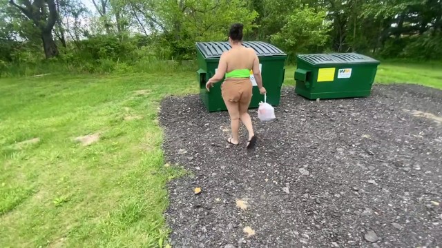 640px x 360px - She's not used to taking out the Garbage so I had to Teach her - Pornhub.com