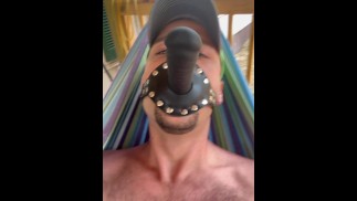 Показываю одну из моих любимых игрушек! Хочет играть?