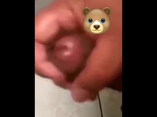 Punheta gostosa banheiro academia