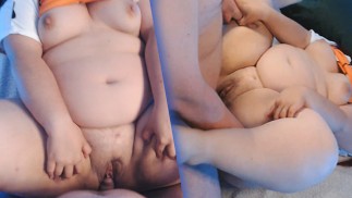 Sorprendo la mia sorellastra a guardare porno e finiamo per scopare