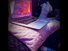 Milf très chaude qui fait bander un internaute !!