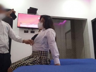 популярный студент посещает меня, чтобы пройти курс