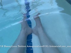 Artemisia Love POV feet fetish in the pool OF@BunnyLove Twitter:ArtemisiaLove9 IG:ArtemisiaLove_real