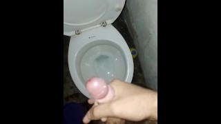 Pajeandome en el baño leche irviendo