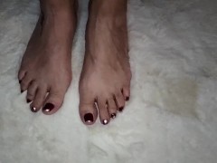 Caressing the carpet with my feet!!