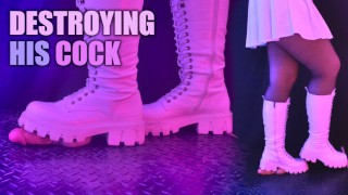White Snow Boots Cock Crush dans 3 POV - CBT, Bootjob, Piétinement