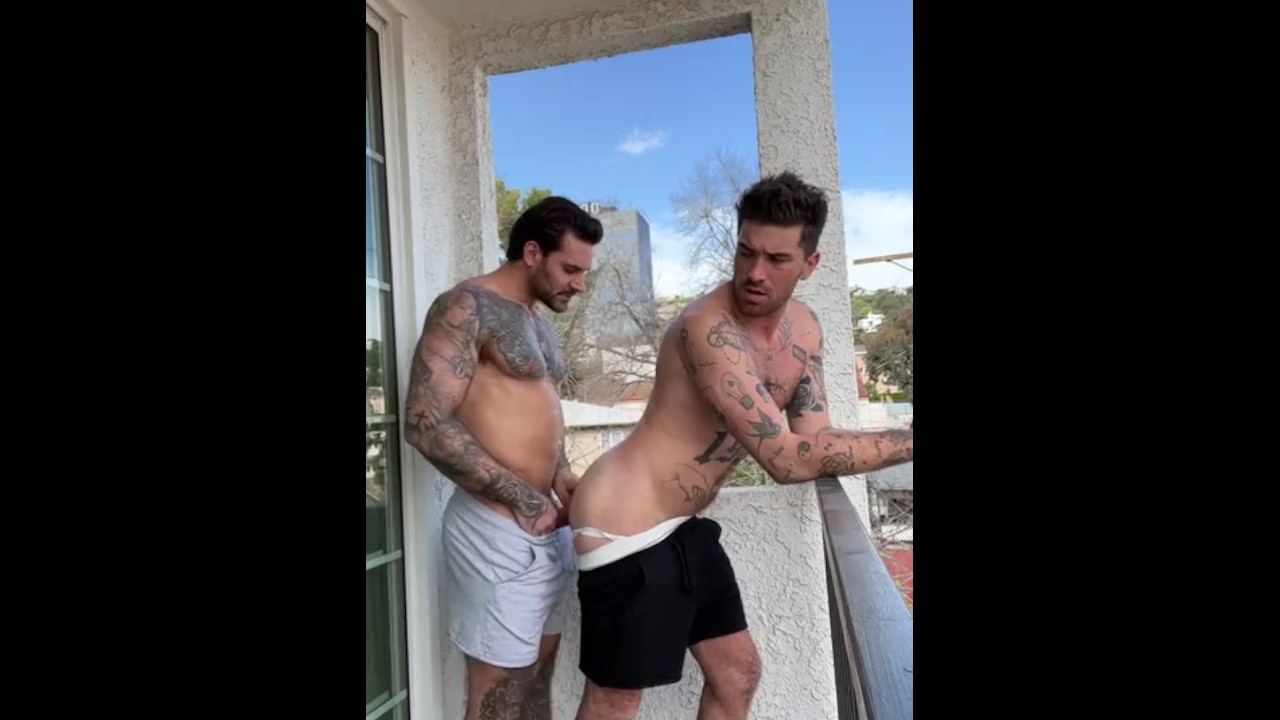 Fucking on the balcony! Papi kocic and Chris Damned