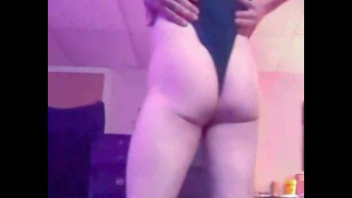Stiefschwester zeigt neue Dessous und Bikini 💦