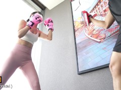 မြန်မာ့လက်ဝှေ့မယ်ရဲ့ ကြိုးဝိုင်းပေါ်ကစိန်ခေါ်သံ - Screenshot 2 of 16 - Mya Mya Official