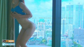 risahub 4K [Thai] - Dildo che scopa sul vetro di un alto edificio a Bangkok