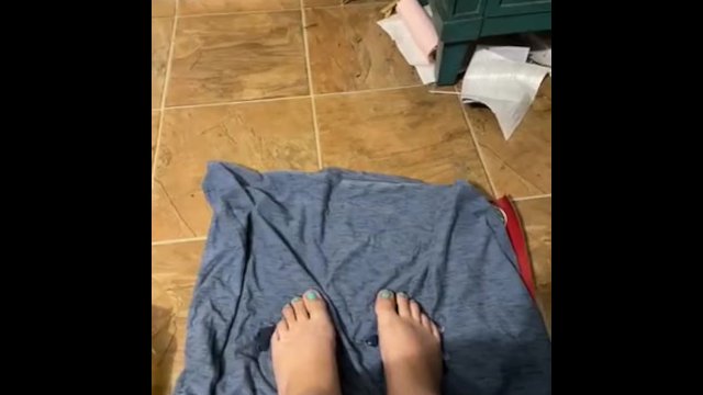 Белые женские ноги