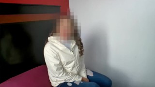 Latina, Pas 24 Jaar Oud, Gaat Naar De Casting En Laat Haar Kont Breken