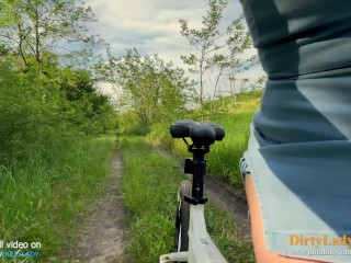 I ride my bike to orgasm - My pussy was rubbing against the bike saddle and I cum in public