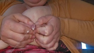POV Déjame darle de comer mi leche materna