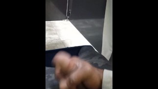 BBC 在工作中用射精抽搐