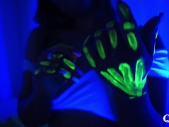 I know you like painted bodies, full of oil and vaginal excitement. I want to pamper you by giving y