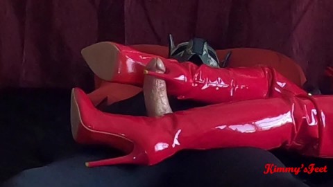 BOTTES HAUTES EN LATEX ROUGE BAISE LE FAIT JOUIR 2 FOIS (COMMANDE PERSONNALISÉE DE VIDÉO)