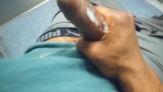 Cum shot no trem enorme carga depois de não gozar por 1 dia inteiro um recorde para mim assistir e compartilhar meu vídeo