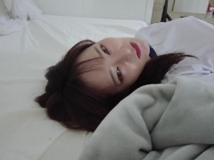 ブルマ美女がおまんこクパァ♡尻穴丸見えクリ電マオナニー（日本人素人、パイパン、個人撮影） - Screenshot 5 of 16 - Shaved Pussy
