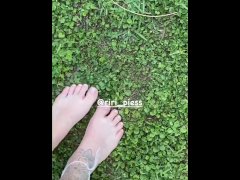 Pisando hierba calentita