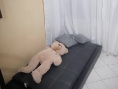 They meet to do a job and she masturbates without him noticing