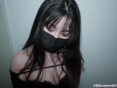 主人用脚跟手淫语羞辱寸止挑战，狗狗射了兩次還要被玩弄 - Screenshot 3 of 16 - High Heel
