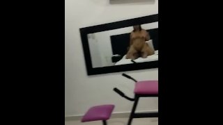 PUTA COLOMBIANA CABALGANDO EN MOTEL