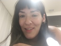 Joi. Madura me folla y me quita la virginidad, porno en español. Cuernos.