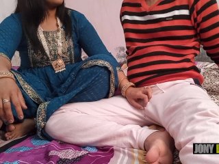 Delhi ke kothe pe apni hi randi ammi ko chodne pahuncha ladka, fer dekho kya hua