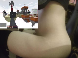 Femboy fucks himself with tail plug while playing Minecraft bedwars