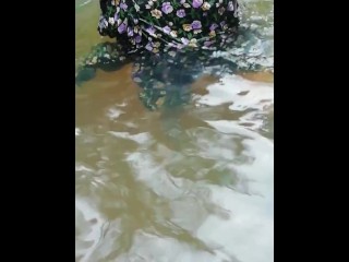දිය රෙද්දෙන් ඔයක නෑවා. Bath video  short clip