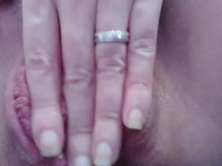 Stretching my pussy 4 fingers