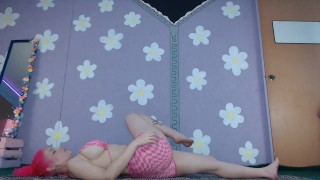 Séance de yoga Latina Cute Milf Clignotant Seins Voir À Travers Des Leggings