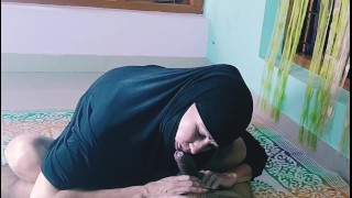 Hijab Hookup avec une milf arabe excitée