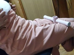 「やっべ…小便漏れそう…」筋トレチューブオナニーする変態巨乳女♥️チューブでマンスジグリグリおしがま絶頂♥️ - Screenshot 3 of 16 - Japanese