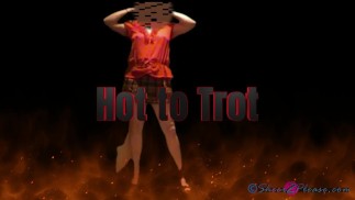 Мечтая о горячей милфе без бюстгальтера в прозрачной блузке