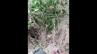 Marking (Male Pissing). Pissing on poison oak...