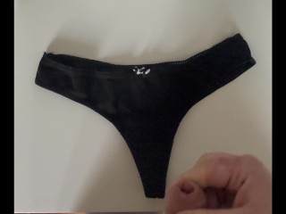 сперма на мачехи черные трусики