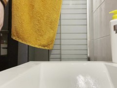 Quick Piss - Screenshot 16 of 16 - Huge Dick