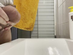 Quick Piss - Screenshot 3 of 16 - Porno Hd