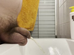 Quick Piss - Screenshot 6 of 16 - Huge Dick