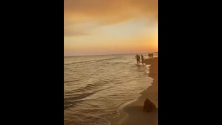 海滩上的火种约会
