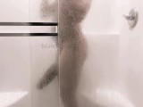 Grueso ducha de polla de 14 pulgadas y masturbación