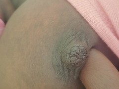 Roseblue2z licks her tities