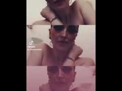 Bathroom fun - Screenshot 5 of 16 - Brunette