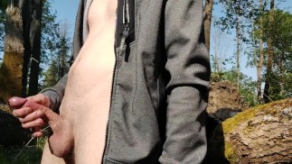 Мастурбация в общественных местах