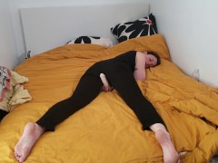 First time using a dildo - Screenshot 6 of 16 - Masturbate